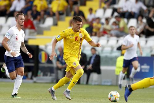Ianis Hagi, în duelul Anglia - România 2-4 din 2019 / FOTO: Imago Images