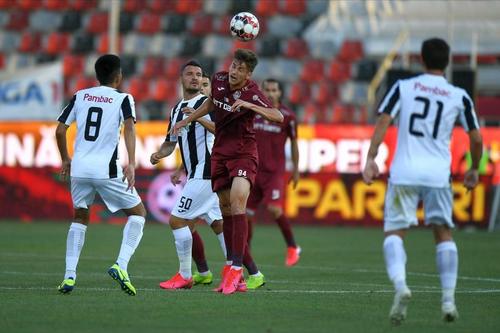 Takayuki Seto (numărul 8) n-ar refuza o ofertă de la Rapid