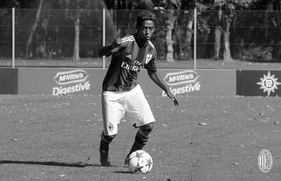 Un fost junior de la AC Milan s-a sinucis din cauza rasismului » A lăsat o scrisoare sfâșietoare: „Simt privirile dezgustate, temătoare și pline de prejudecăți”