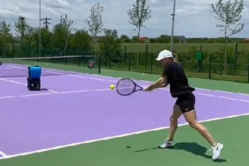 Simona Halep a revenit pe teren după accidentare
