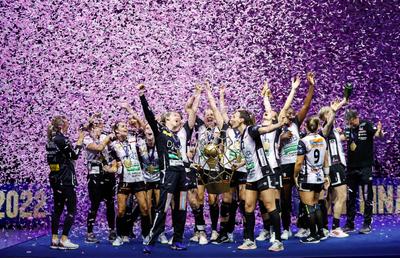 Campioană în infern » Kristiansand învinge pe terenul lui Gyor, în fața a peste 15.000 de oameni, și câștigă a doua oară consecutiv trofeul Ligii Campionilor