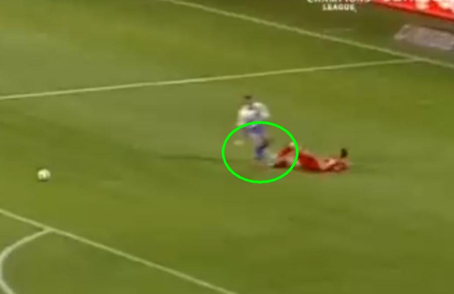 FOTO: Captură TV @Digi Sport 1 Crăciunescu a semnalat o greșeală de arbitraj într-un moment crucial al barajului de Liga 1: „Mingea e în joc, dădeam penalty!”