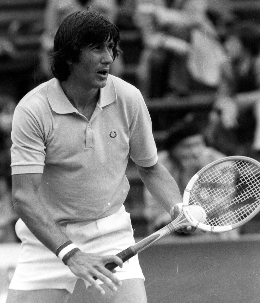 Ilie Năstase în acțiune la Paris 1973 Foto Imago 50 de ani de la succesul istoric al lui „Nasty” » Parisul lui Ilie: „Eram agitat, voiam să ajung la arene cât mai repede”