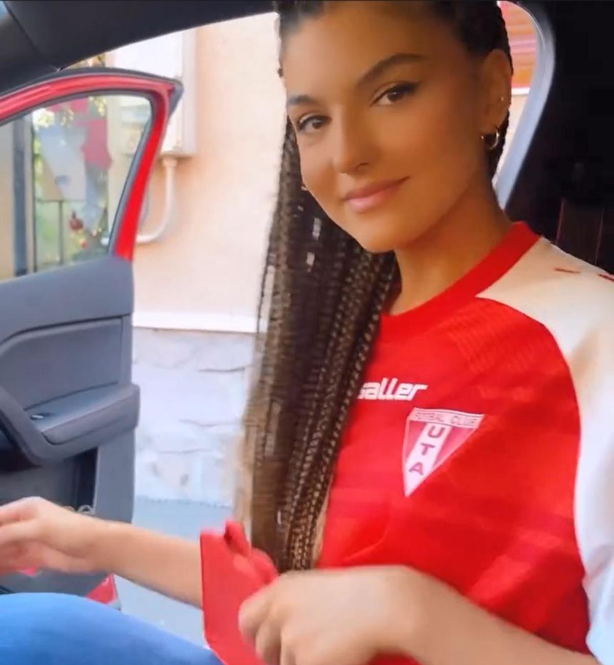 Miss Universe România 2020 e îndrăgostită de fotbal » Cum a apărut la barajul de menținere/promovare în Liga 1