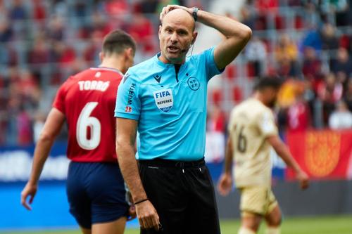 Mateu Lahoz de 46 de ani a condus, duminică, partida Mallorca - Rayo Vallecano, foto: Imago