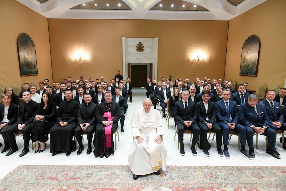 Naționala lui Modric a fost în vizită la Vatican. Ce mesaj le-a transmis Papa Francisc înaintea startului Euro