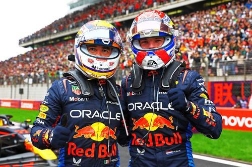 Max Verstappen în dreapta, alături de Sergio Perez // foto: Guliver/gettyimages