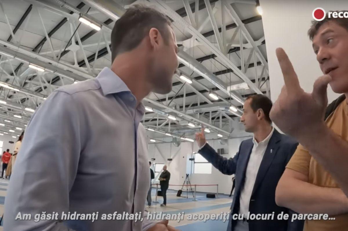 Dialogul dintre Recorder și primarul Robert Negoiță, din investigația cu privire la hidranți, întrerupt de un „greu” al sportului românesc! Apariția ignorată de toată lumea