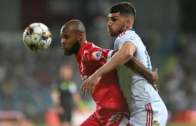 Jucătorul dat afară de Dorinel Munteanu a ajuns în Liga 2! Încă un transfer pentru Coman și Dică la FC Argeș