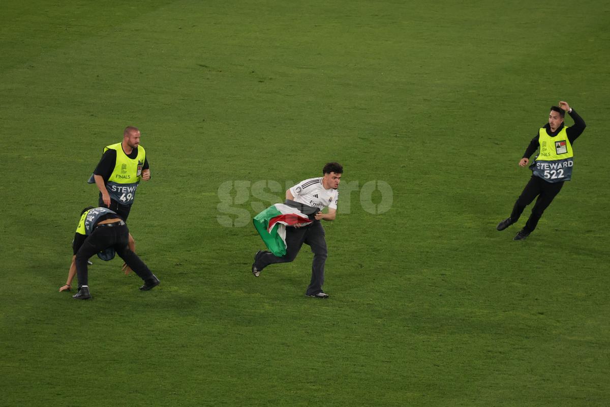 Imaginile pe care UEFA le-ar fi vrut interzise în Spania - Franța » Fotoreporterul GSP a surprins cele mai tari cadre