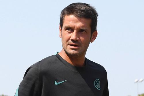 Cristi Chivu e foarte aproape să îmbrace din nou echipamentul lui Inter. Foto: Imago Images