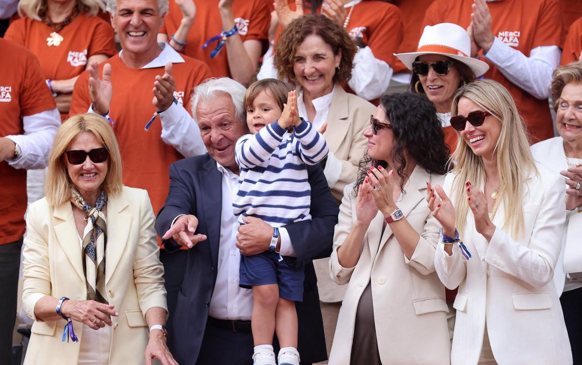 Maribel, sora mai mică a lui Rafa Nadal, fotografiată la Paris alături de Novak Djokovic