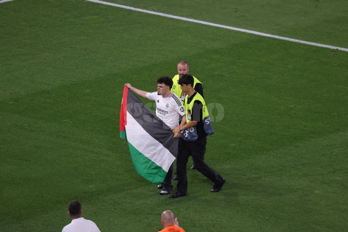 Imaginile pe care UEFA le-ar fi vrut interzise în Spania - Franța » Fotoreporterul GSP a surprins cele mai tari cadre