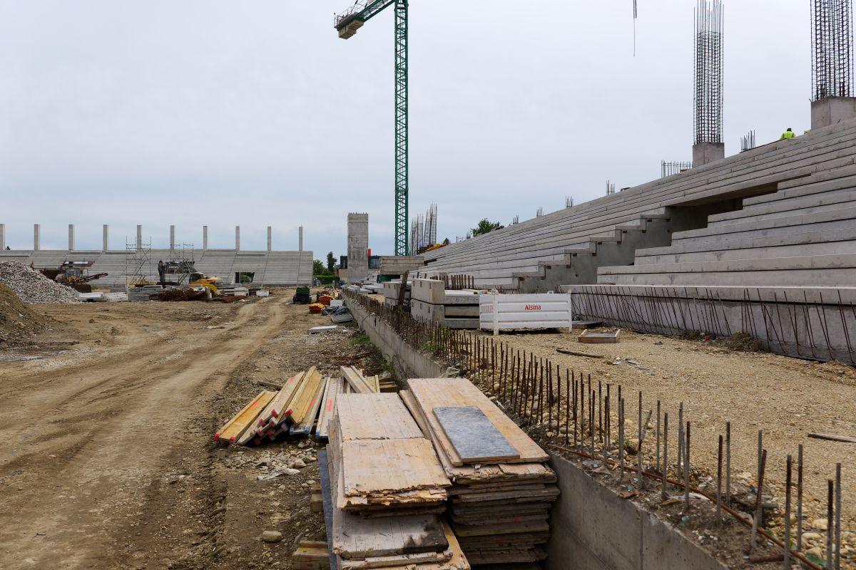 Austeritate? Nu și aici! Gazeta a intrat pe șantierul stadionului din România unde lucrările avansează într-un ritm-fulger: „Am trecut de jumătate”