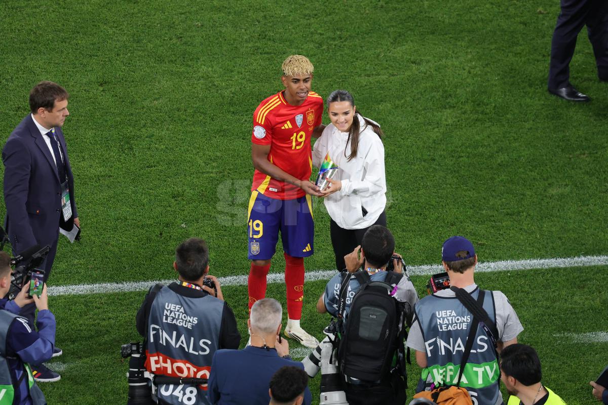 Imaginile pe care UEFA le-ar fi vrut interzise în Spania - Franța » Fotoreporterul GSP a surprins cele mai tari cadre