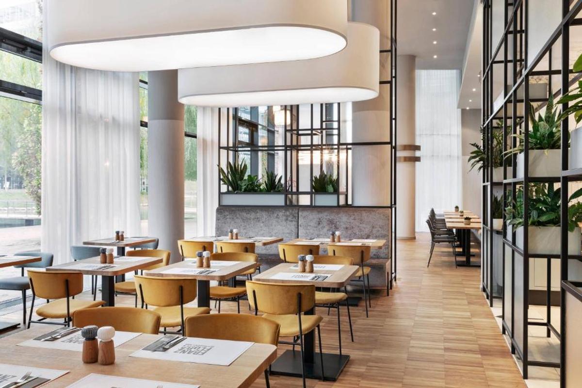 Courtyard by Marriott, hotelul unde vor fi cazați „tricolorii”, înainte de Austria - România