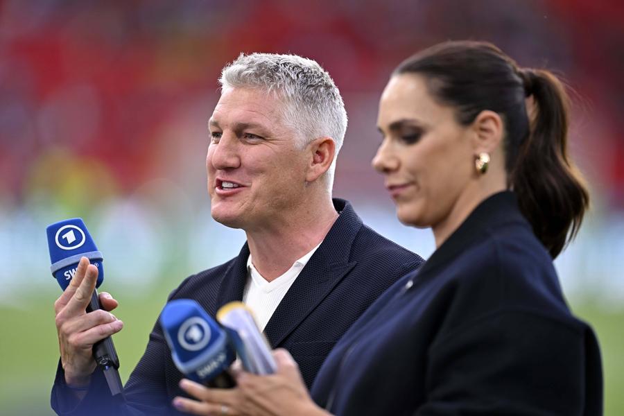 Bastian Schweinsteiger și , Esther Sedlaczek Bastian Schweinsteiger a remarcat un detaliu care „schimbă tot” la actualul Mondial: „M-a iritat, nu e o idee bună!”