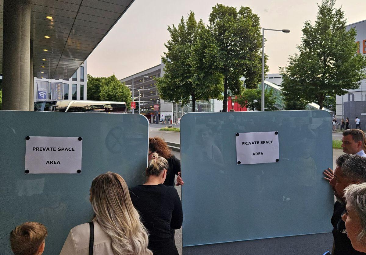 Măsuri sporite de securitate la sosirea echipei naționale » Ce s-a întamplat în fața hotelului din Viena