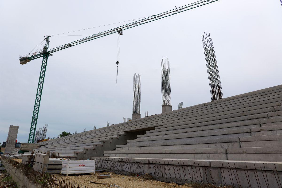 Austeritate? Nu și aici! Gazeta a intrat pe șantierul stadionului din România unde lucrările avansează într-un ritm-fulger: „Am trecut de jumătate”