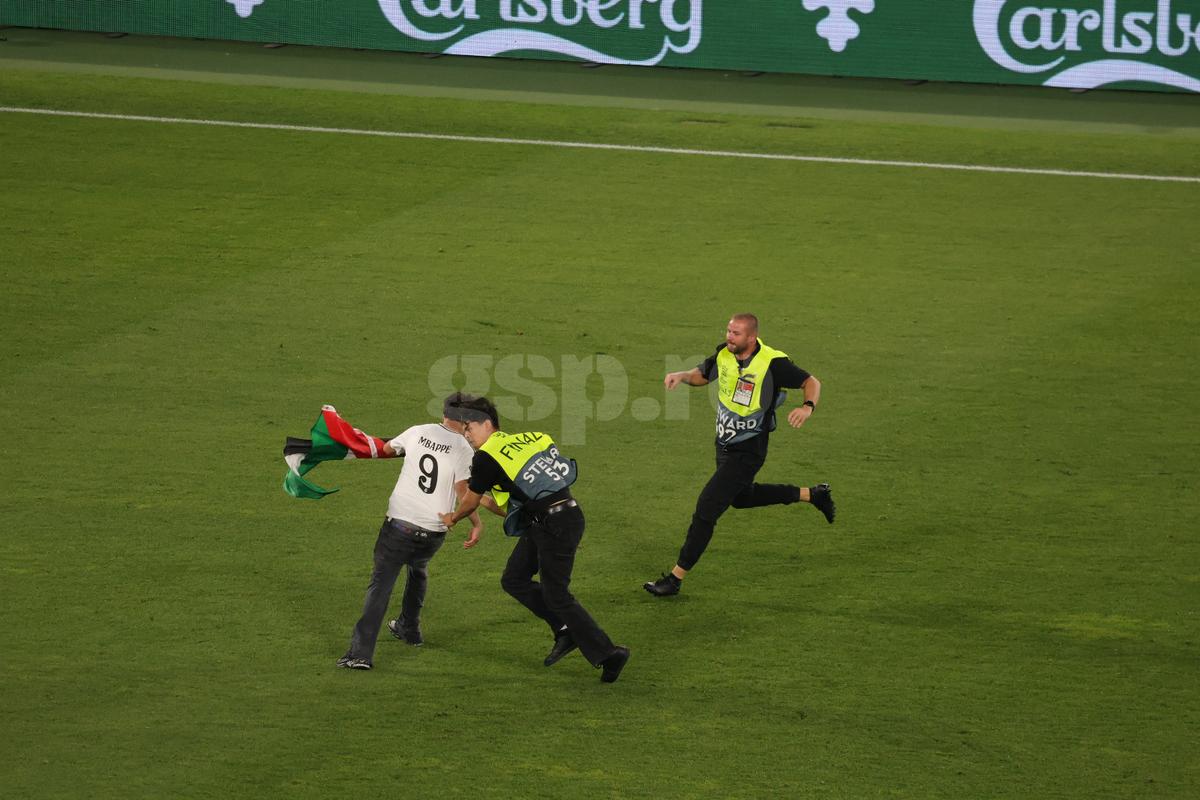 Imaginile pe care UEFA le-ar fi vrut interzise în Spania - Franța » Fotoreporterul GSP a surprins cele mai tari cadre