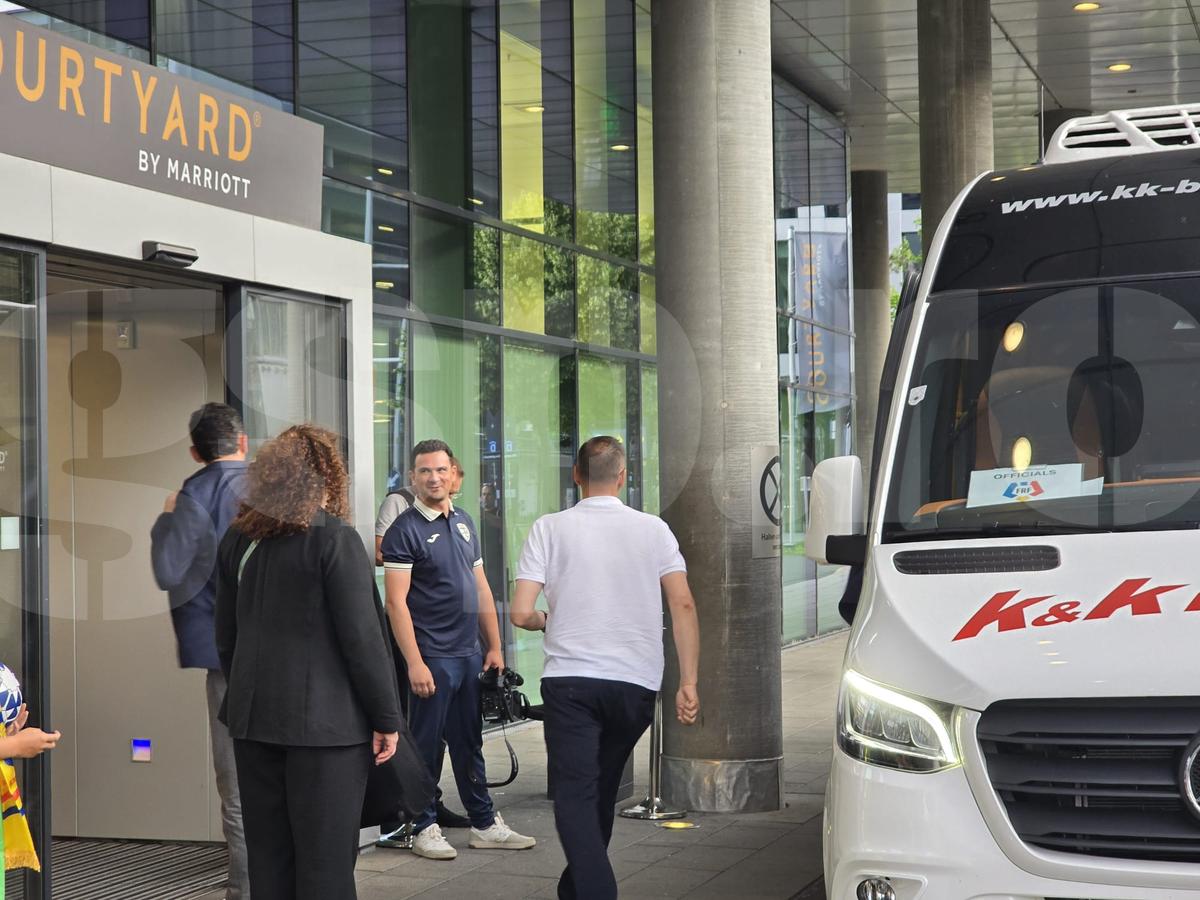 Exces de zel și tensiuni la sosirea echipei naționale a României la Viena » De ce era să escaladeze situația