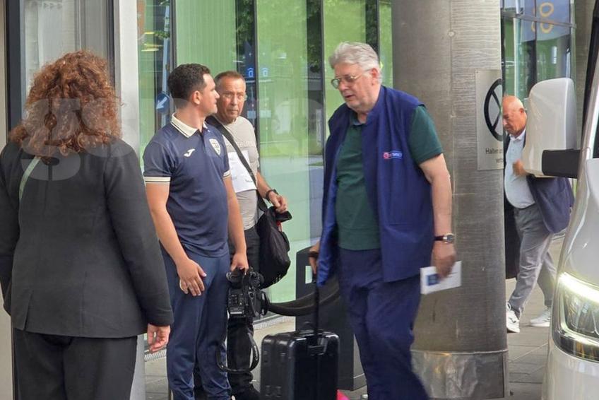 Gino Iorgulescu, sosind la hotelul din Viena unde naționala României e cazată / FOTO: GSP