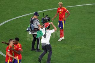 Imaginile pe care UEFA le-ar fi vrut interzise în Spania - Franța » Fotoreporterul GSP a surprins cele mai tari cadre
