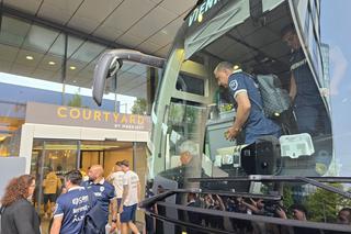 Exces de zel și tensiuni la sosirea echipei naționale a României la Viena » De ce era să escaladeze situația