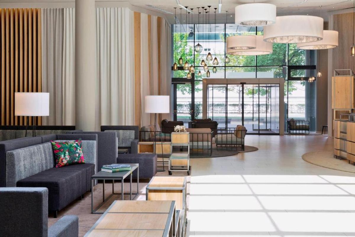 Courtyard by Marriott, hotelul unde vor fi cazați „tricolorii”, înainte de Austria - România