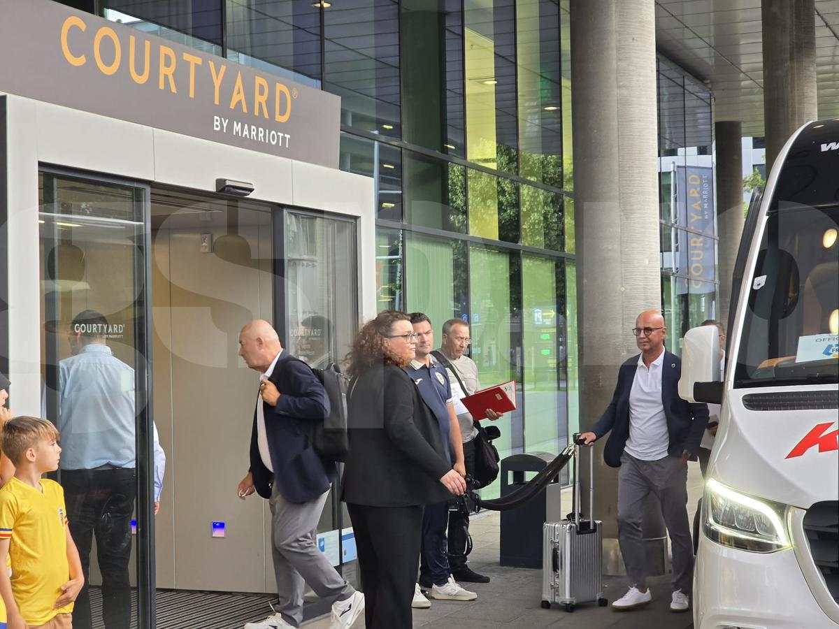 Exces de zel și tensiuni la sosirea echipei naționale a României la Viena » De ce era să escaladeze situația