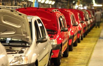 Robotizarea face victime: Dacia oferă prime de până la 40.000 de euro angajaților care doresc să se concedieze voluntar
