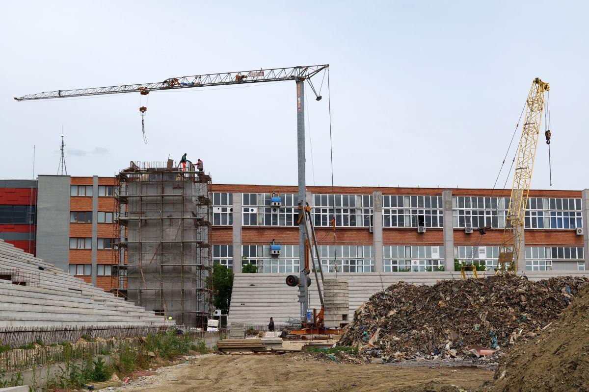 Austeritate? Nu și aici! Gazeta a intrat pe șantierul stadionului din România unde lucrările avansează într-un ritm-fulger: „Am trecut de jumătate”