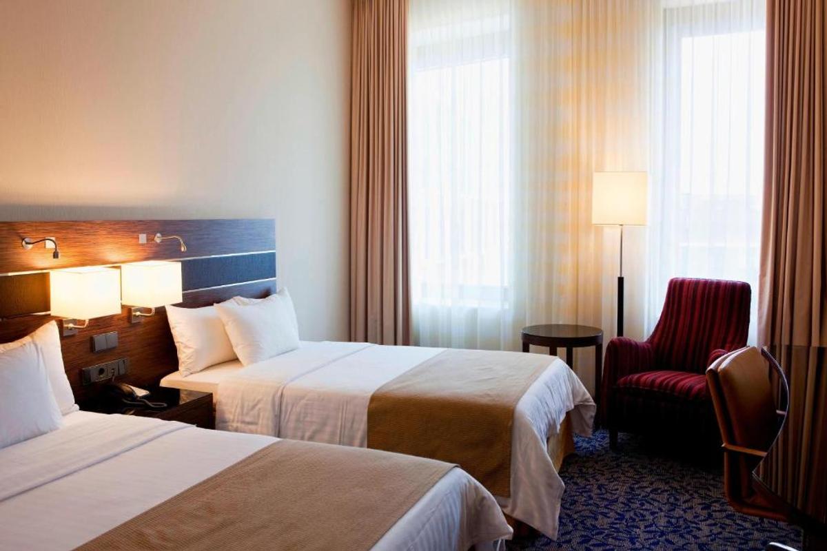 Courtyard by Marriott, hotelul unde vor fi cazați „tricolorii”, înainte de Austria - România