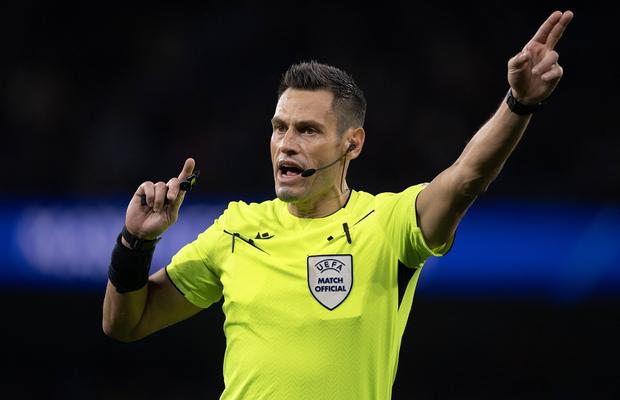 Cine este Maurizio Mariani, arbitrul meciului Austria - România » De la plonjoane pe puntea navei la VAR ca linie de cod