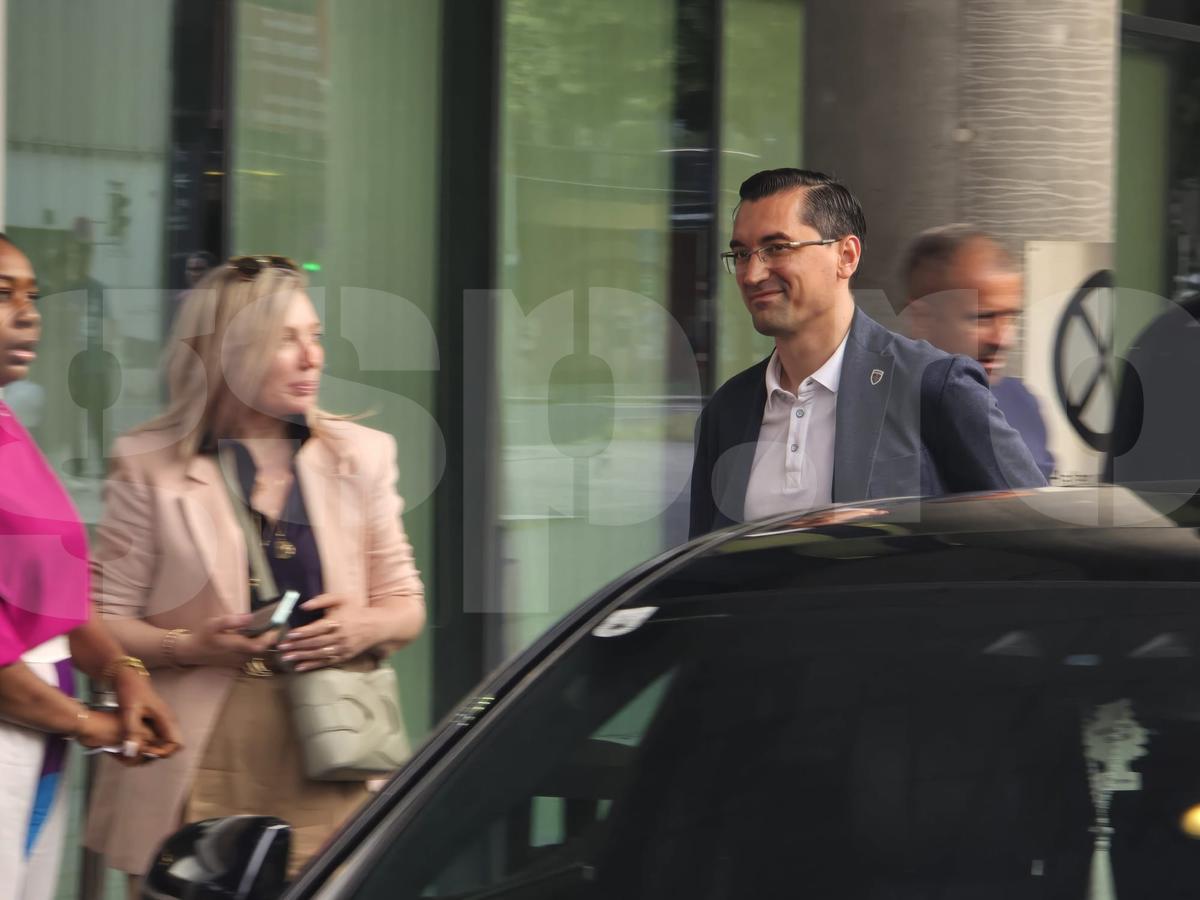 Exces de zel și tensiuni la sosirea echipei naționale a României la Viena » De ce era să escaladeze situația