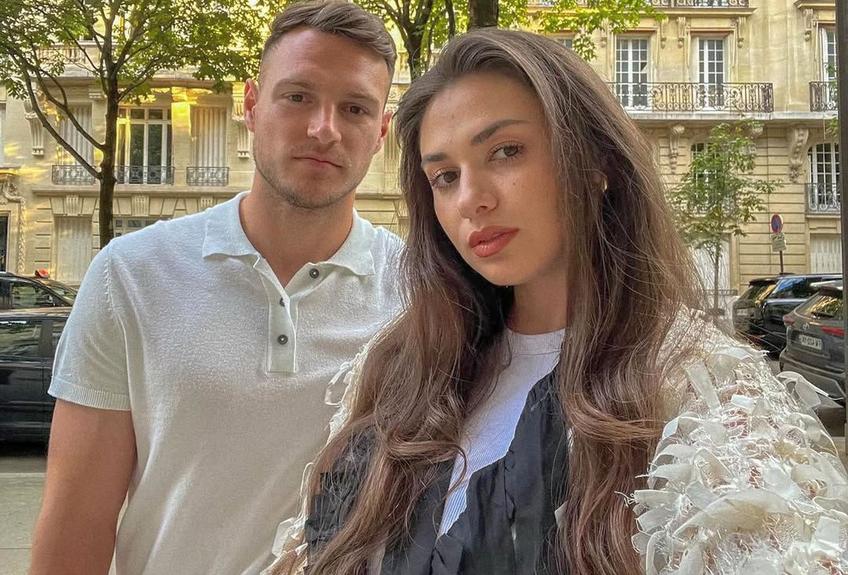 Dennis Politic, alături de soția Diana, la Paris // foto: Instagram