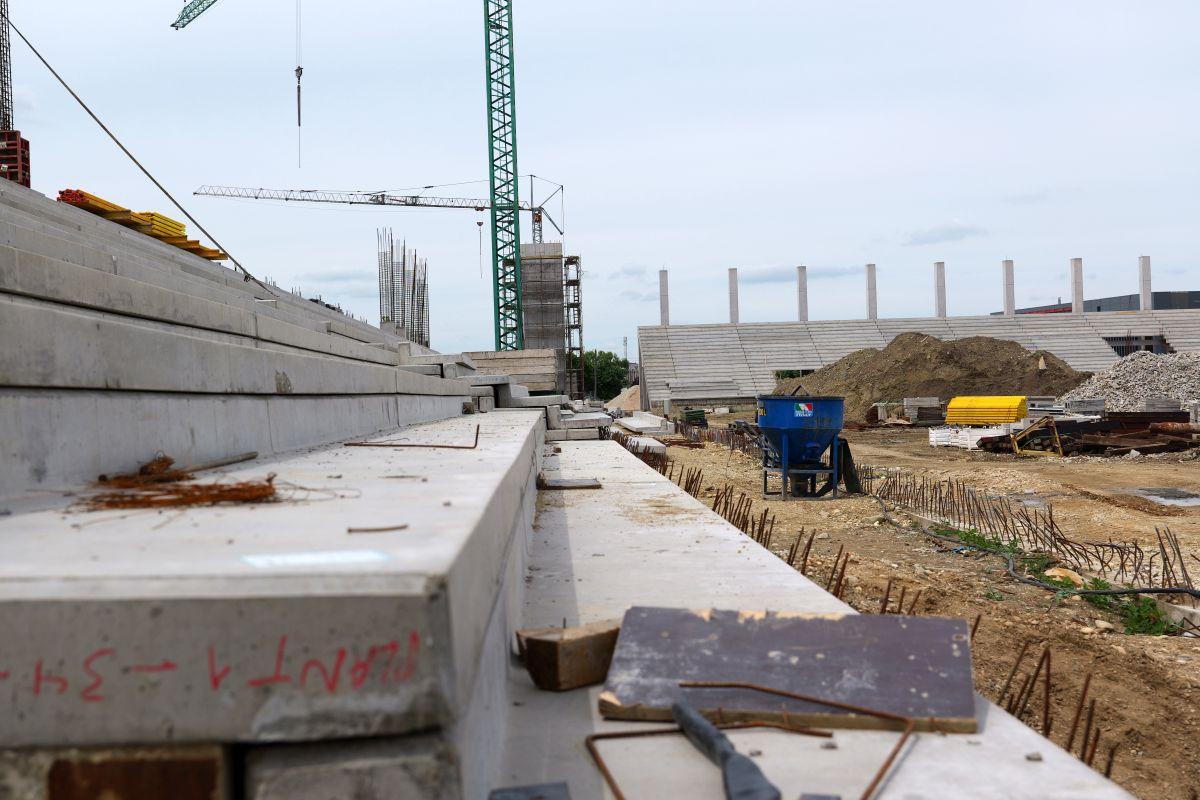 Austeritate? Nu și aici! Gazeta a intrat pe șantierul stadionului din România unde lucrările avansează într-un ritm-fulger: „Am trecut de jumătate”