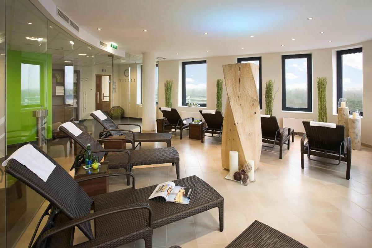Courtyard by Marriott, hotelul unde vor fi cazați „tricolorii”, înainte de Austria - România