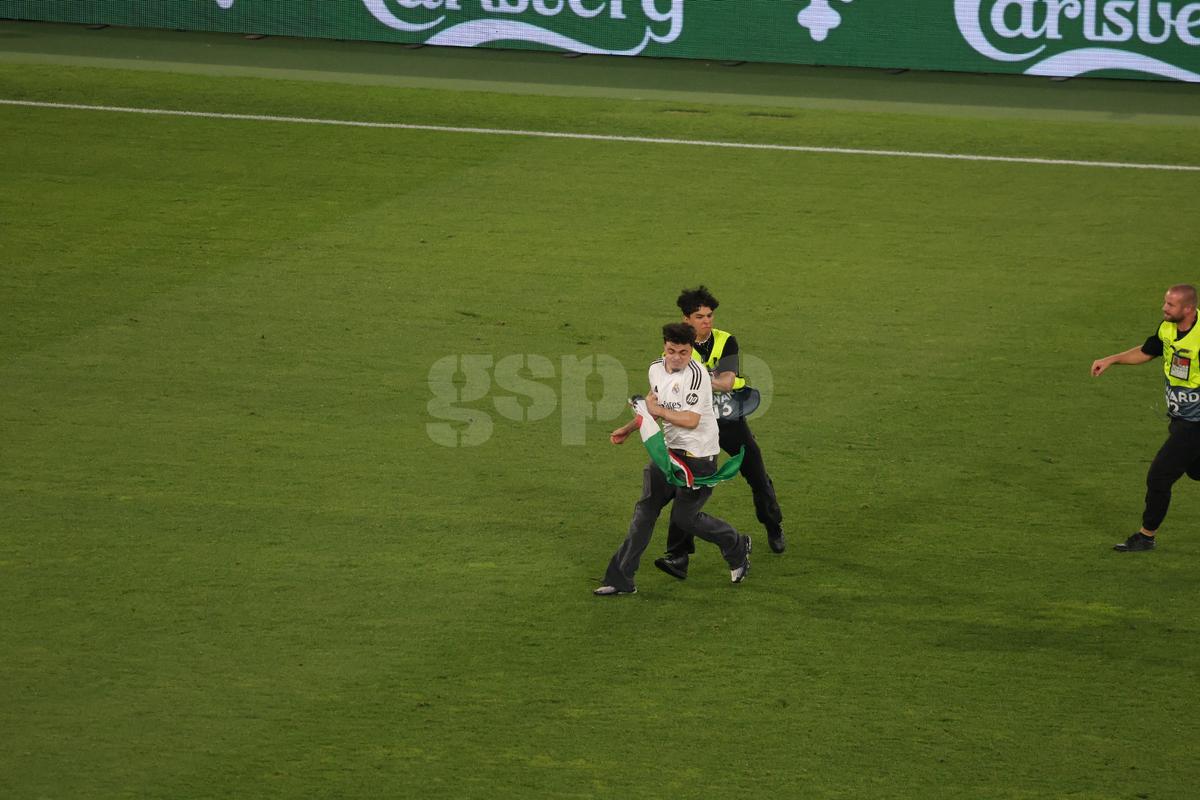 Imaginile pe care UEFA le-ar fi vrut interzise în Spania - Franța » Fotoreporterul GSP a surprins cele mai tari cadre