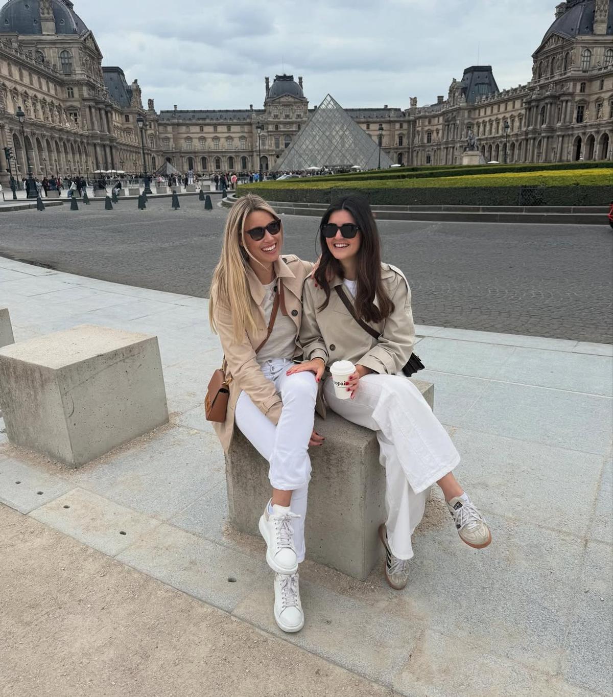 Maribel, sora mai mică a lui Rafa Nadal, fotografiată la Paris alături de Novak Djokovic