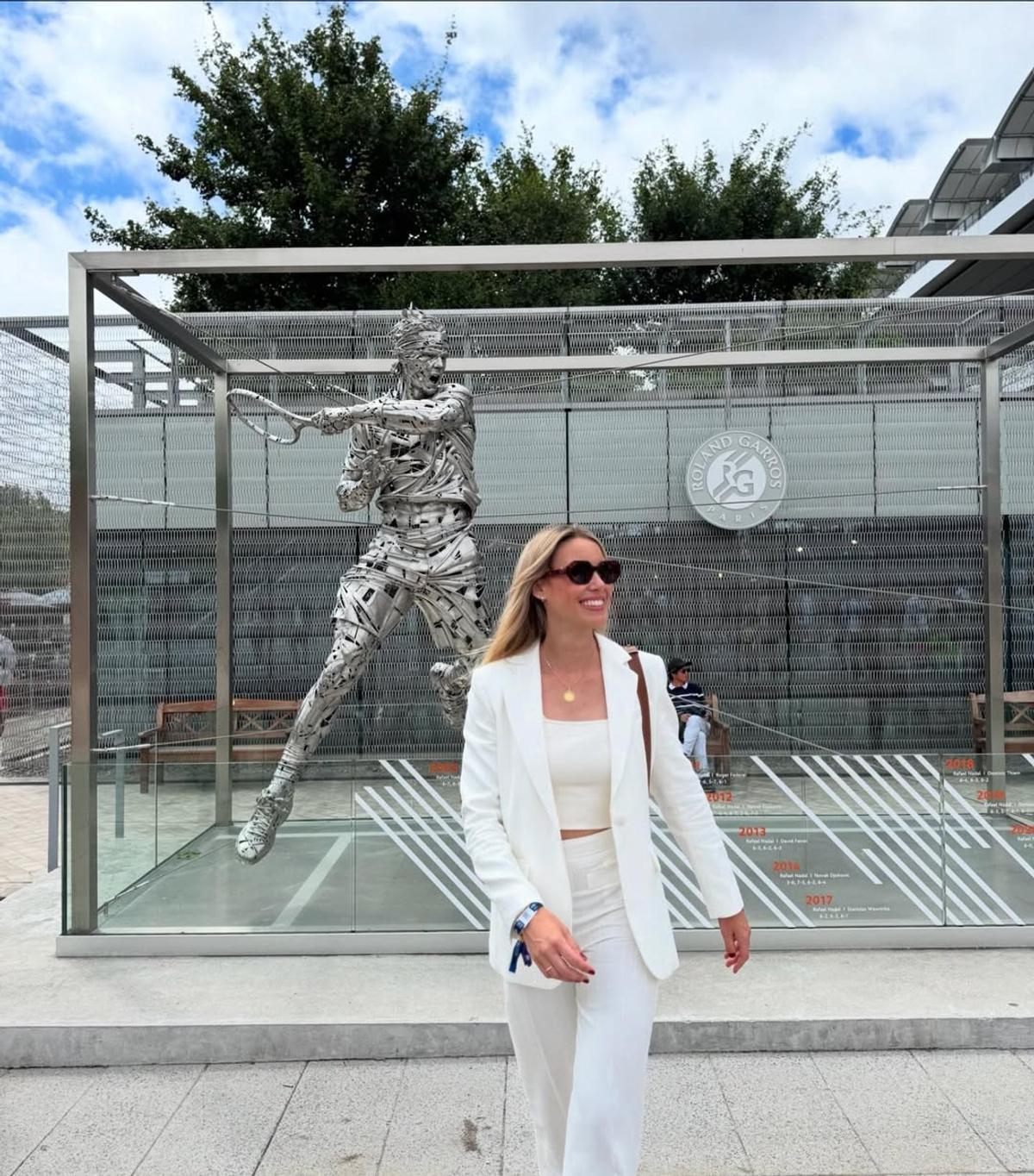 Maribel, sora mai mică a lui Rafa Nadal, fotografiată la Paris alături de Novak Djokovic