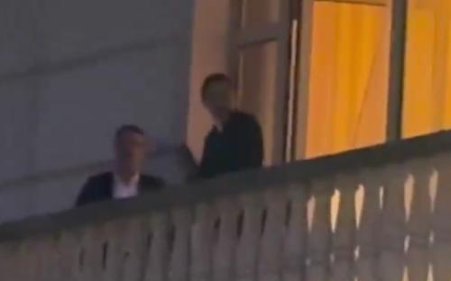 Chivu, surprins pe balconul hotelului Palazzo Parigi din Milano la negocierile cu Inter