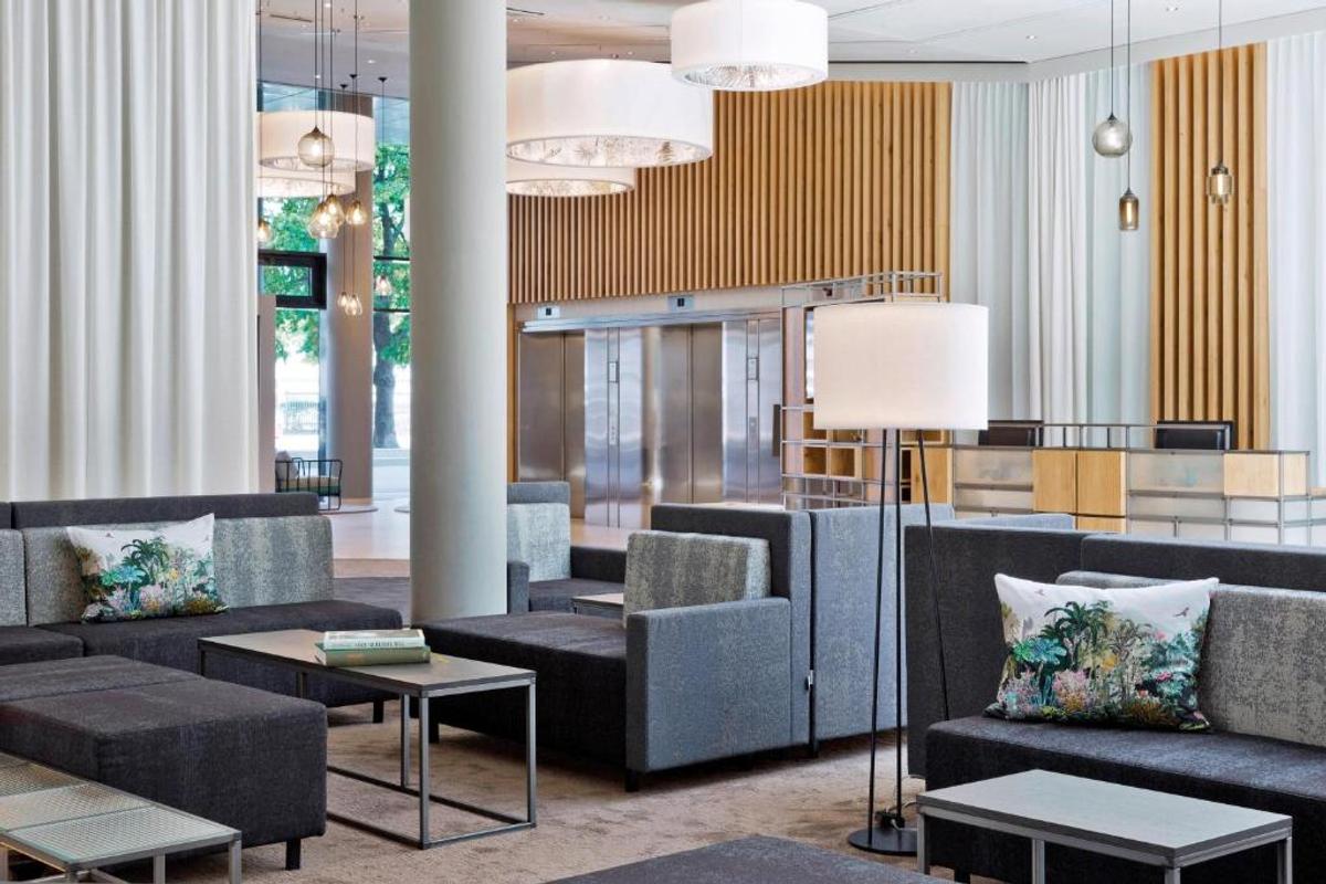 Courtyard by Marriott, hotelul unde vor fi cazați „tricolorii”, înainte de Austria - România