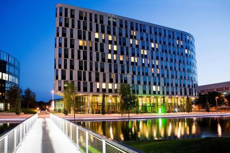 Courtyard by Marriott, hotelul unde vor fi cazați „tricolorii”, înainte de Austria - România