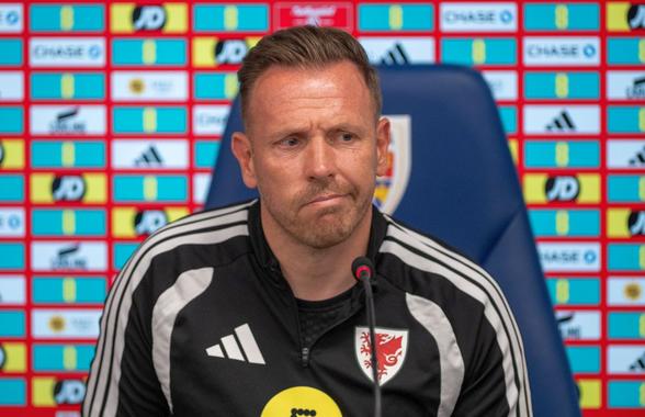 Craig Bellamy, selecționerul Țării Galilor, nu a uitat drama provocată de Hagi: „Ne-a frânt inimile”