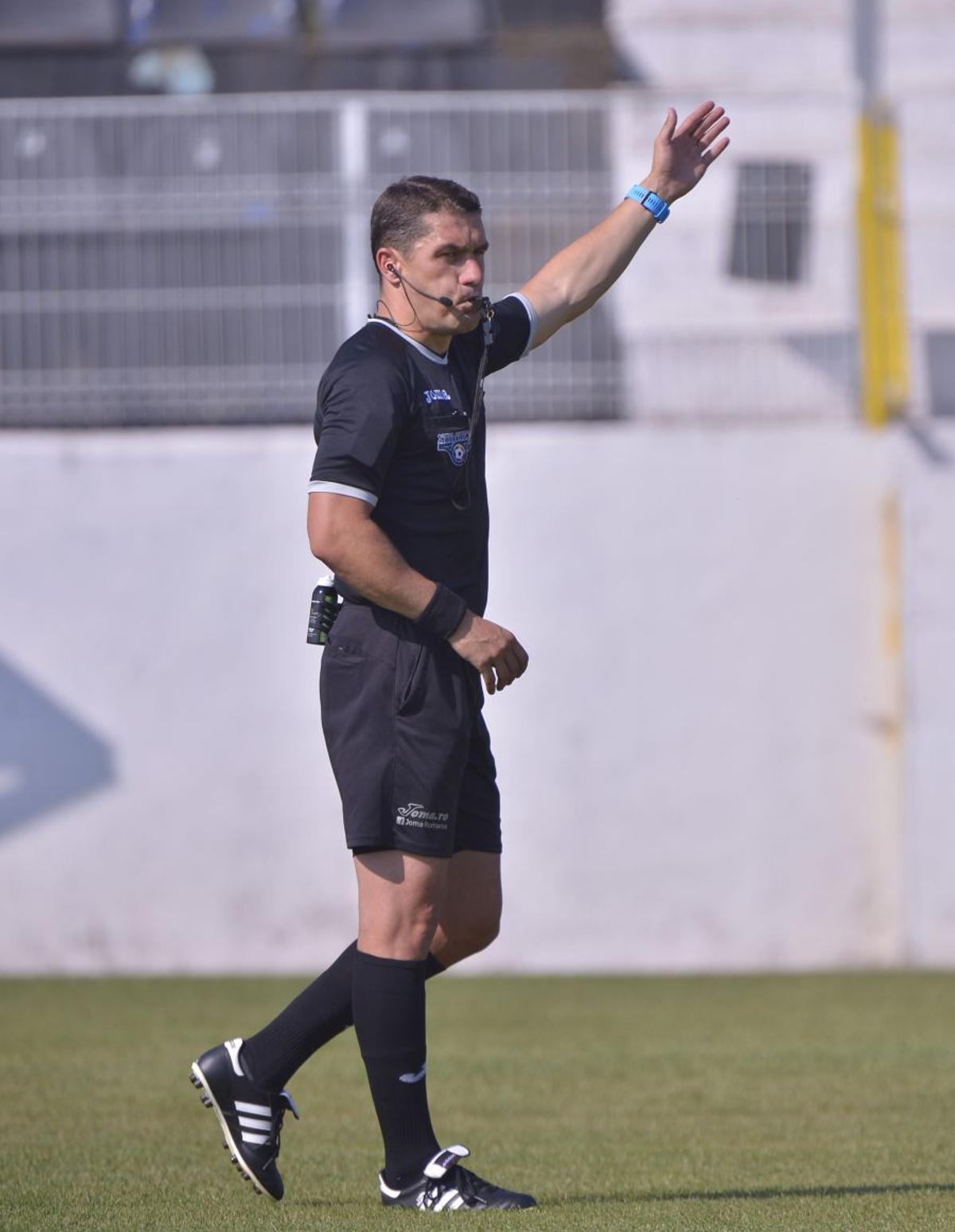 Vali Lazăr, schimb de înjurături cu un fan după meciul Clinceni - Dinamo 1-3: „Vrei să te pup?! Mă doare în p***”