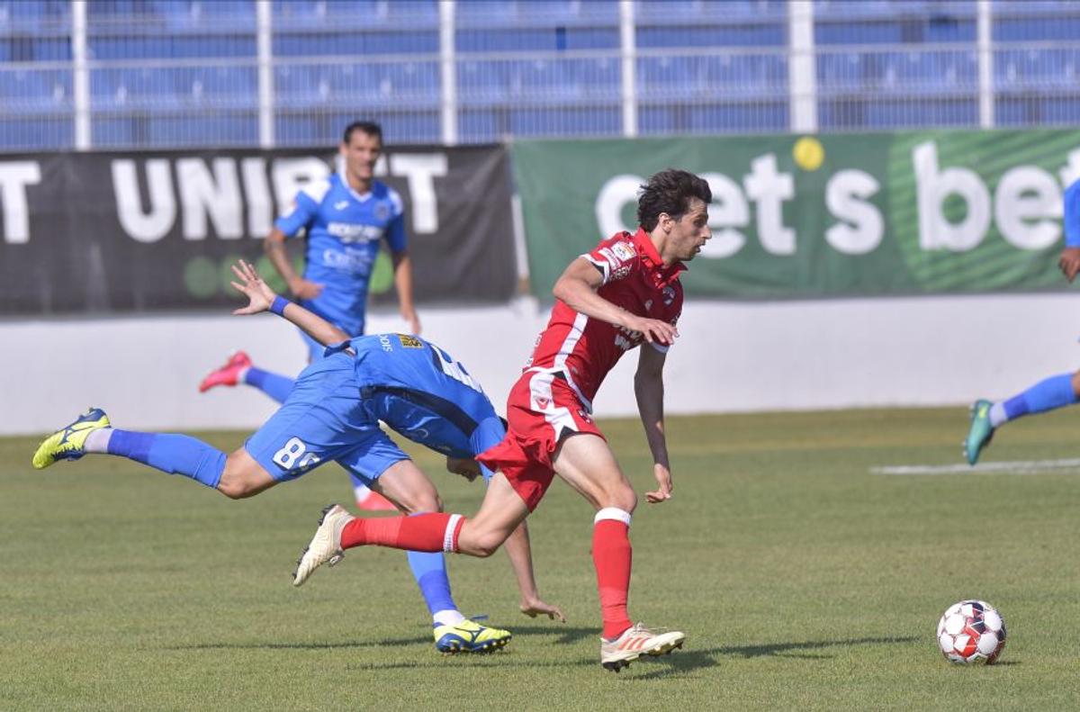 Vali Lazăr, schimb de înjurături cu un fan după meciul Clinceni - Dinamo 1-3: „Vrei să te pup?! Mă doare în p***”
