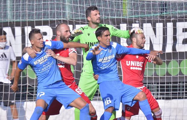 CLINCENI - DINAMO 1-3. Ilie Poenaru: „Băieții mi-au zis la pauză «Mister, îi batem rău de tot»”