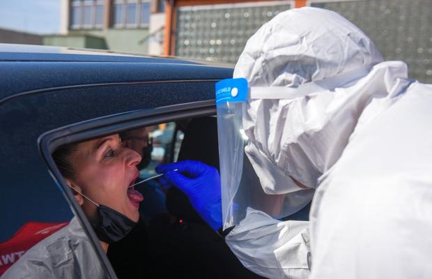 CORONAVIRUS. Creștere alarmantă în România » Săptămâna cu cele mai multe cazuri noi de la izbucnirea pandemiei: cum arată cifrele