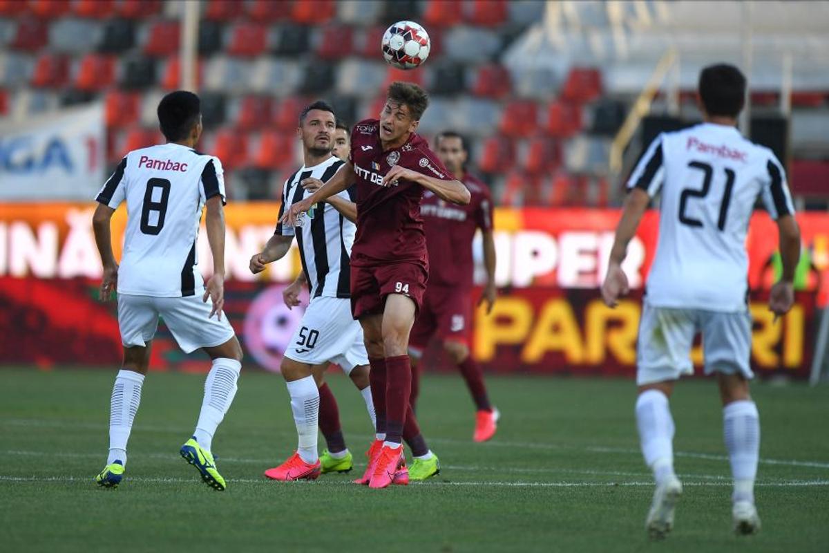 EXCLUSIV // UPDATE Surprize la antrenamentul lui CFR Cluj: 8 jucători găsiți inițial cu Covid-19 se pot pregăti normal
